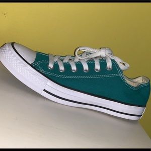 Unisex Converse sneakers